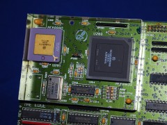 Detail van de CPU en FPU van de A 2630 turbo kaart met een 68030 CPU.