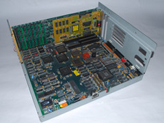 Der Hauptplatine der CommodorePC 35-III Computer.