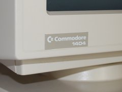 Het logo van de Commodore 1404 monitor.