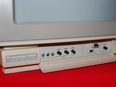 The 1802D monitors adjustment knobs.